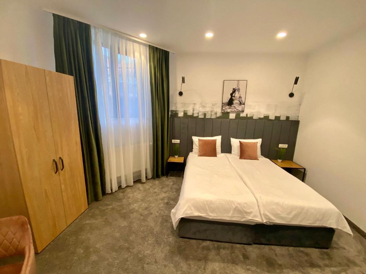 Victoria Rooms Oradea Exterior foto